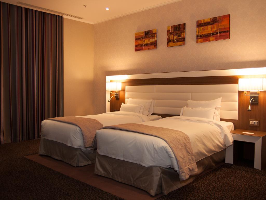 Premier Palace Spa Hotel Βουκουρέστι Εξωτερικό φωτογραφία A room at the hotel