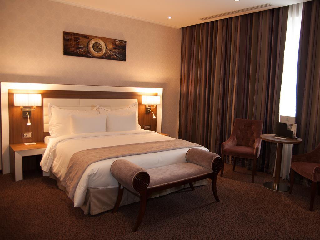 Premier Palace Spa Hotel Βουκουρέστι Εξωτερικό φωτογραφία A room at the hotel