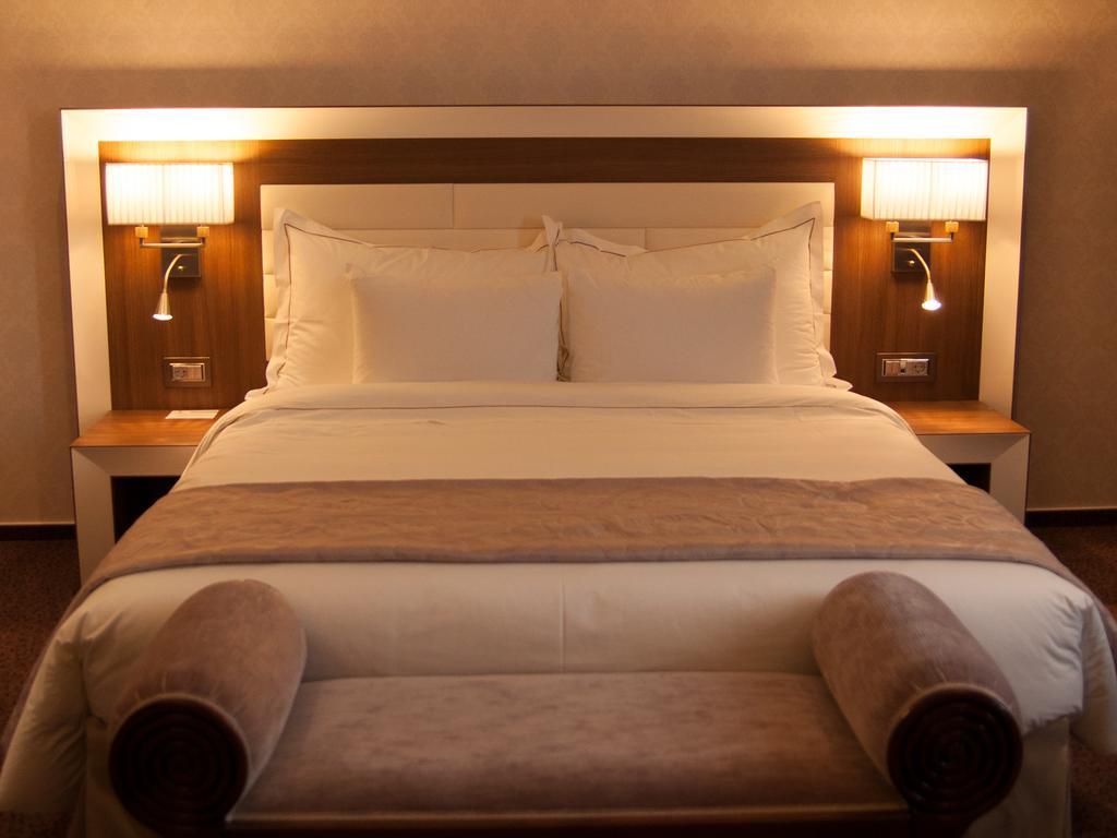 Premier Palace Spa Hotel Βουκουρέστι Εξωτερικό φωτογραφία A bed
