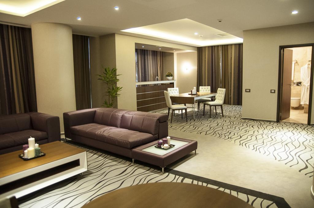 Premier Palace Spa Hotel Βουκουρέστι Εξωτερικό φωτογραφία A suite at the hotel