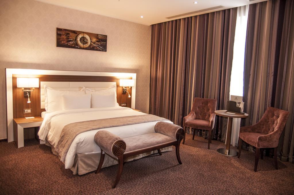 Premier Palace Spa Hotel Βουκουρέστι Εξωτερικό φωτογραφία A room at the hotel