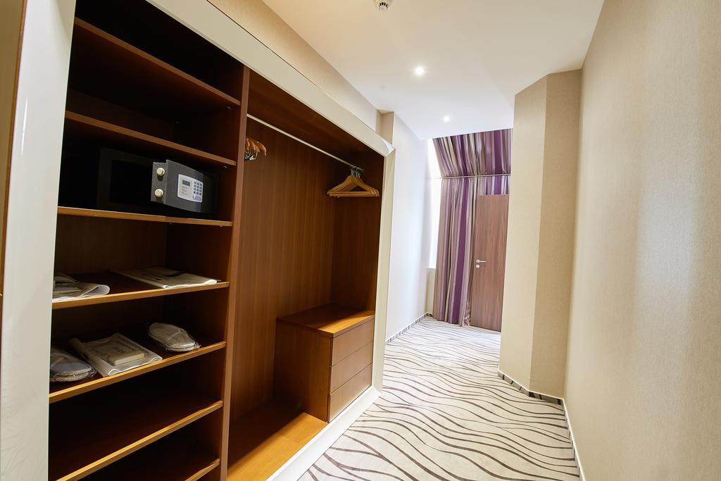 Premier Palace Spa Hotel Βουκουρέστι Εξωτερικό φωτογραφία A room at the hotel