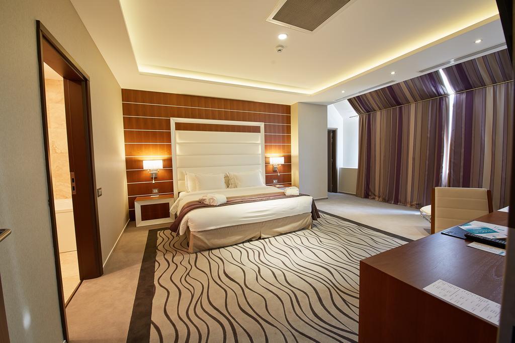 Premier Palace Spa Hotel Βουκουρέστι Εξωτερικό φωτογραφία A bedroom at the hotel