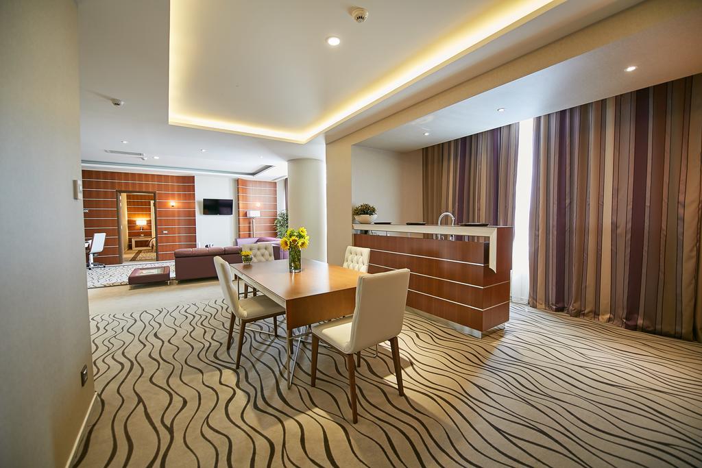 Premier Palace Spa Hotel Βουκουρέστι Εξωτερικό φωτογραφία A suite at the hotel