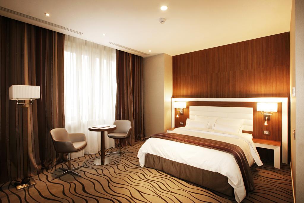 Premier Palace Spa Hotel Βουκουρέστι Εξωτερικό φωτογραφία A room at the hotel