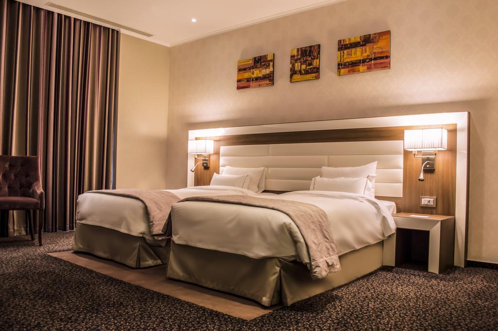 Premier Palace Spa Hotel Βουκουρέστι Εξωτερικό φωτογραφία A room at the hotel