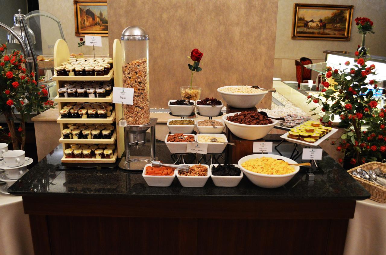 Premier Palace Spa Hotel Βουκουρέστι Εξωτερικό φωτογραφία A breakfast buffet